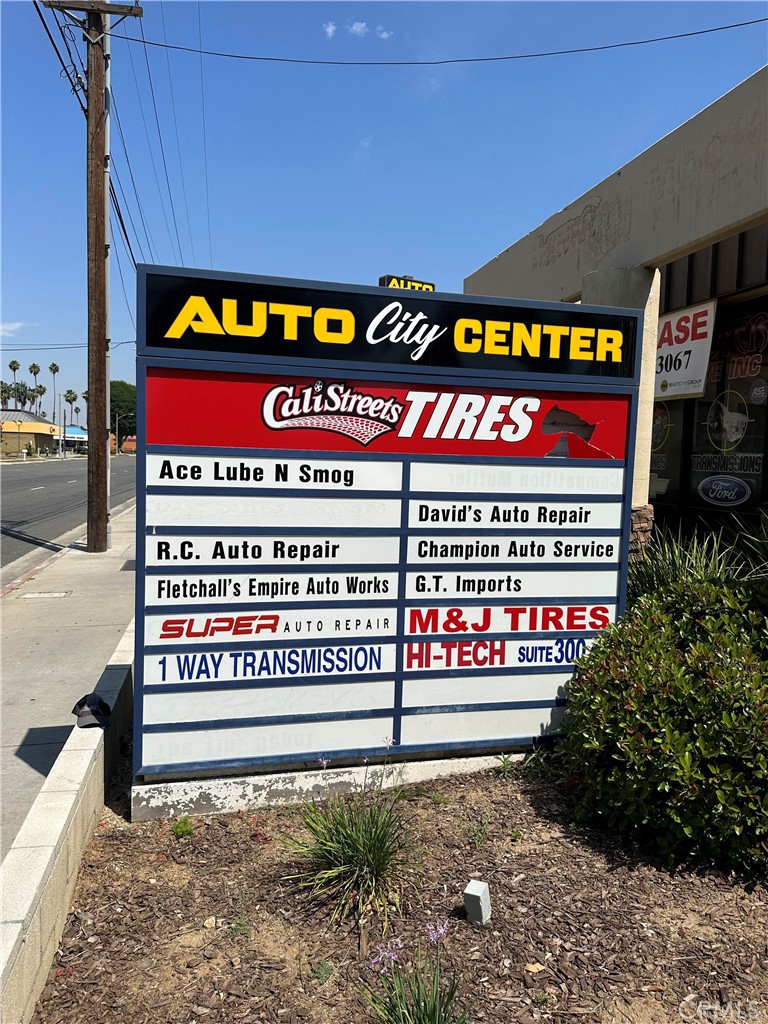 Fantastic and Rare Opportunity to lease this 1751 Sq.Ft Auto Repair Shop that is conveniently located in Auto Repair Plaza on a very busy Riverside prime location facing Hole Ave and is walking distance to Tyler Street and just a short distance from Tyler Mall. This shop comes with 2 Bay and 2 parking. Fantastic street front exposure. The repair shop also comes with an office and a private restroom. This is a must see location for Auto Business Entrepreneurs.