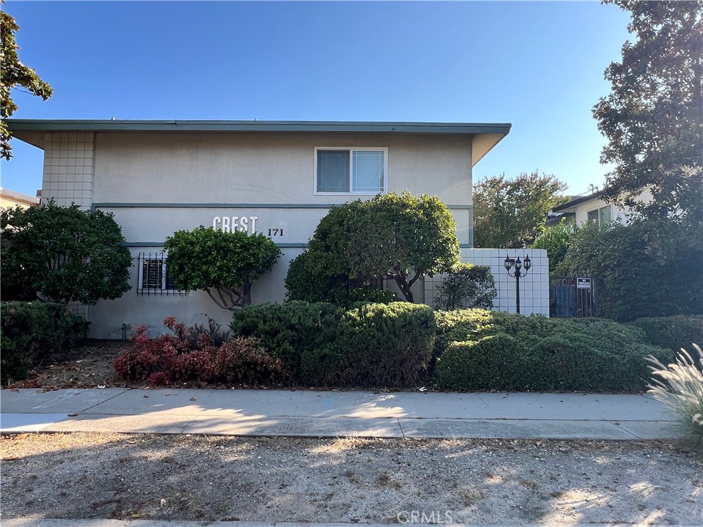 Inviting 2-Bedroom Home for Lease in North San Bernardino! Welcome to this well-maintained 2-bedroom, 1.5-bath home located in a peaceful neighborhood North of the 210 freeway. The home offers a comfortable layout with shared laundry room, a private backyard ideal for outdoor enjoyment, and a single-car garage for added convenience. Situated in a beautiful and established area of San Bernardino, this property provides easy access to local amenities and commuter routes. A great place to call home!