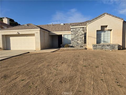 Photo of 1847 1847 Heritage Lane Ln, Palmdale, CA 93551 (MLS # SR26024066)