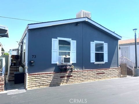 Photo of 7560 Woodman Pl Spc #73 Pl, Van Nuys, CA 91405 (MLS # SR25222054) Photo of 7560 Woodman Pl Spc #73 Pl, Van Nuys, CA 91405 (MLS # SR25222054)