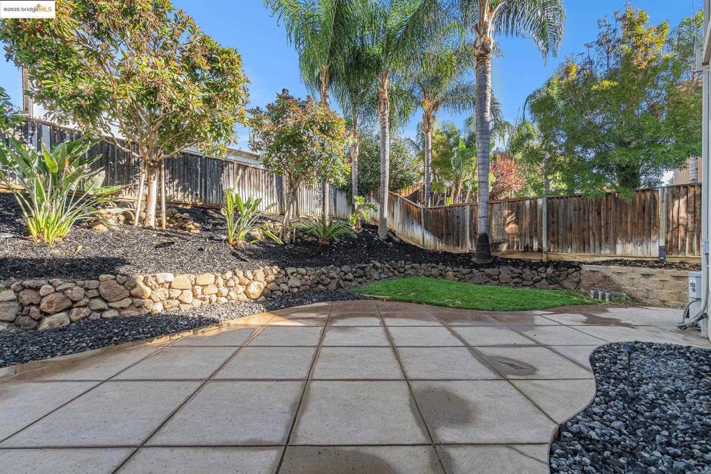 SHADOW LAKES - Residential