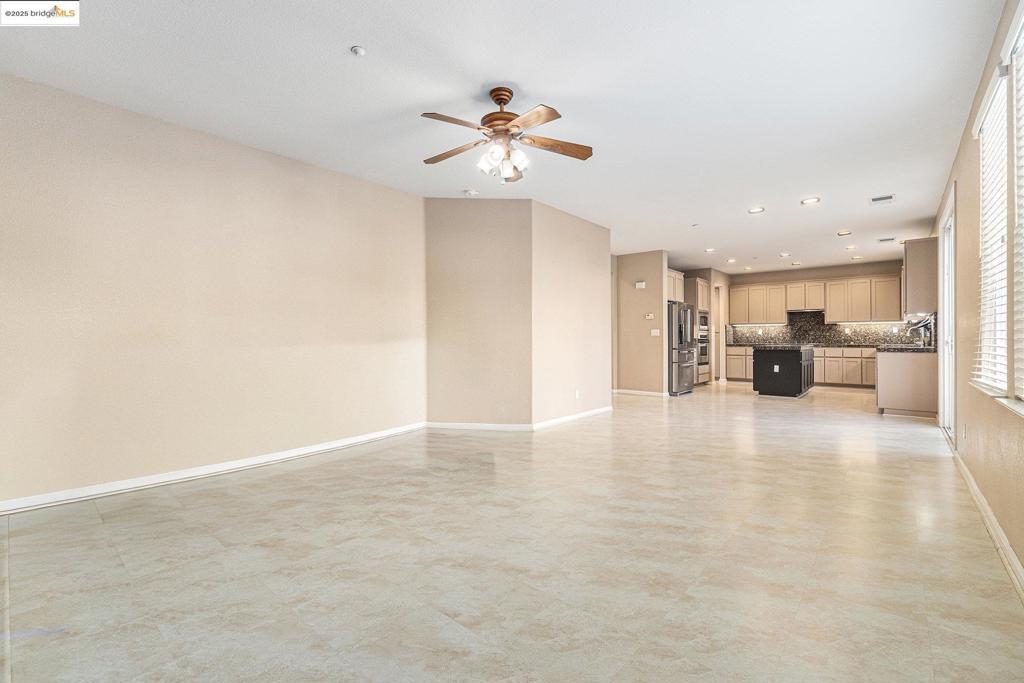 SHADOW LAKES - Residential