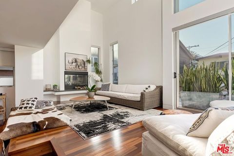 Photo of 111 Eastwind Street, Marina Del Rey, CA 90292 (MLS # 26839873)