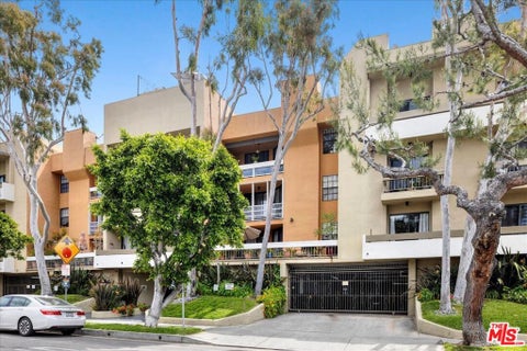 Photo of 740 N Kings Road #114, West Hollywood, CA 90069 (MLS # 26992069)