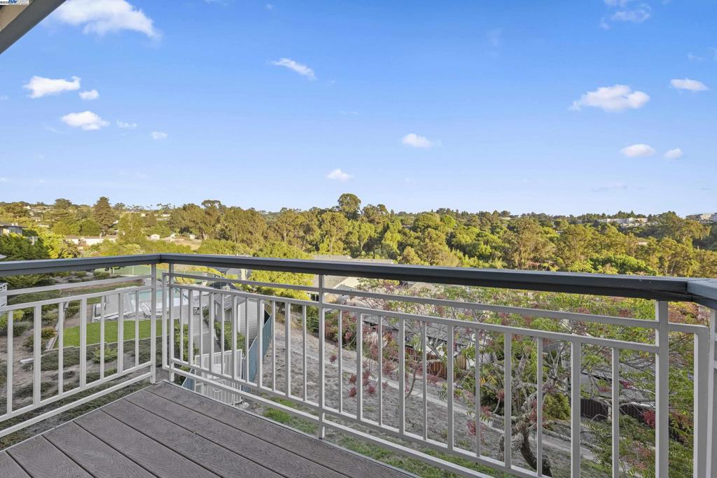 HAYWARD HILLS - Residential