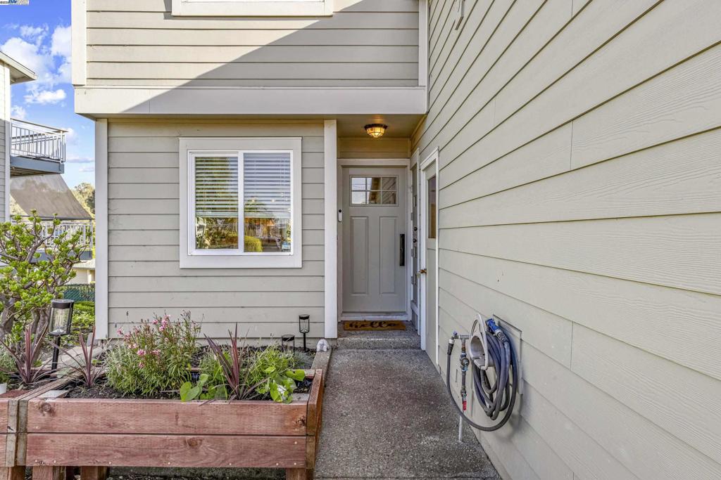 HAYWARD HILLS - Residential