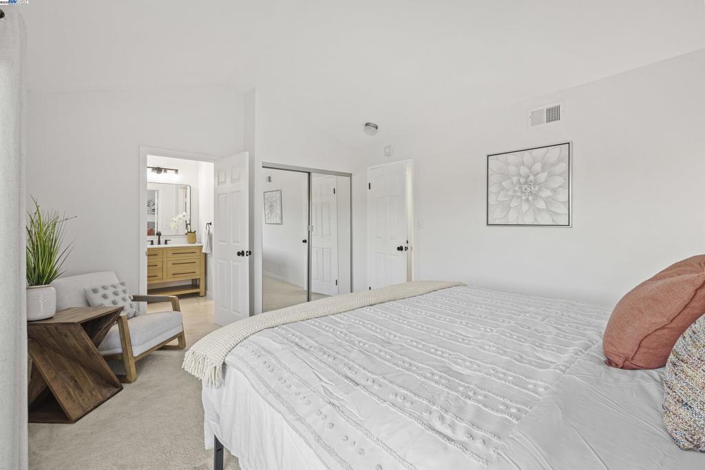 HAYWARD HILLS - Residential