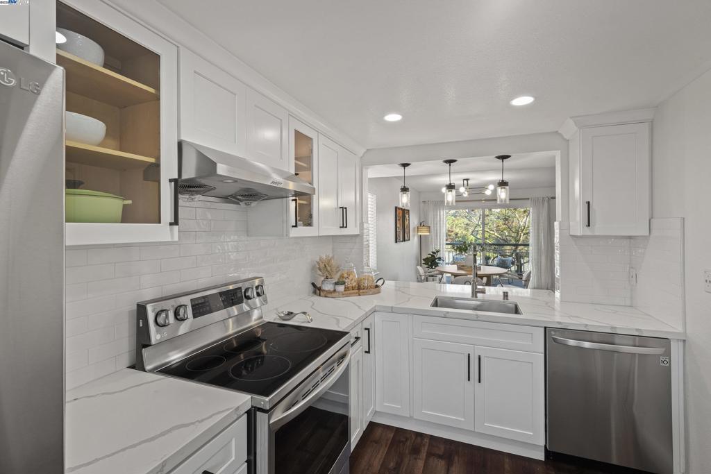HAYWARD HILLS - Residential