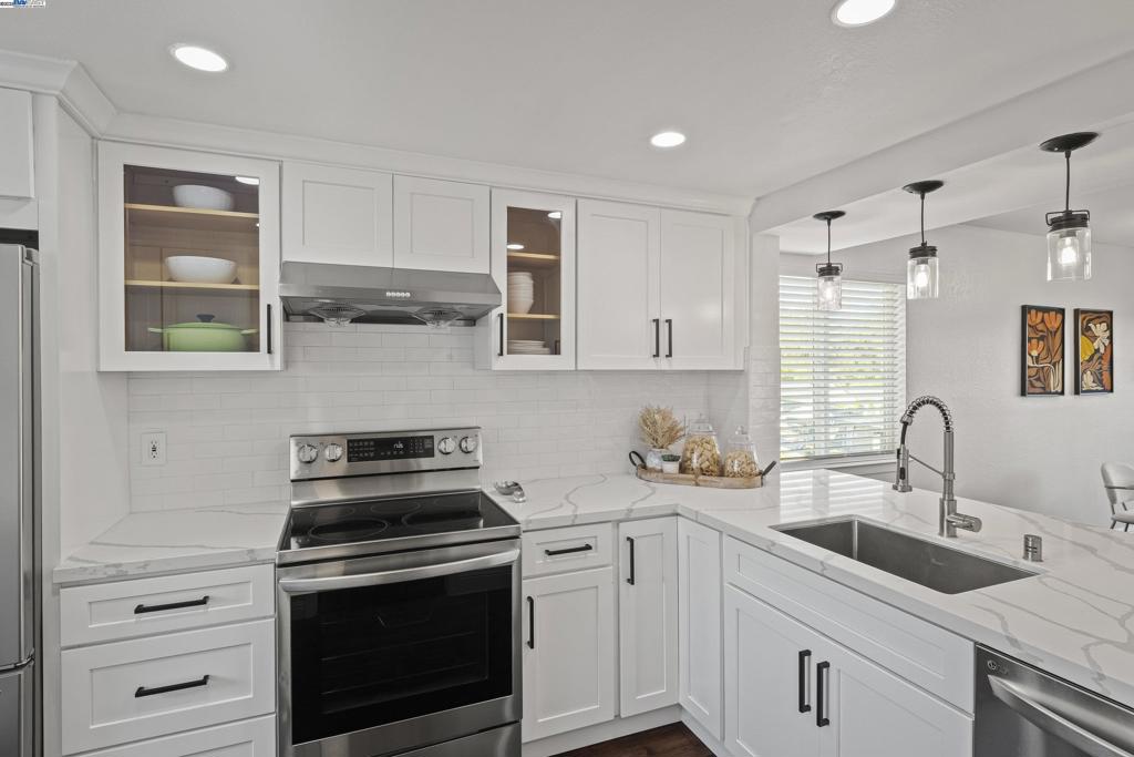 HAYWARD HILLS - Residential