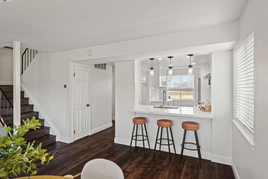 HAYWARD HILLS - Residential