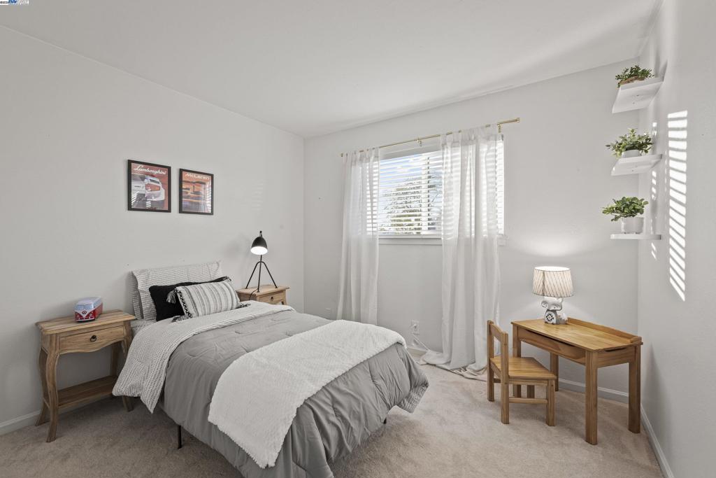 HAYWARD HILLS - Residential