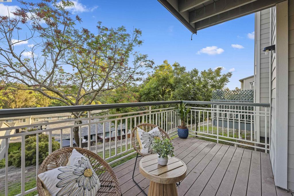 HAYWARD HILLS - Residential
