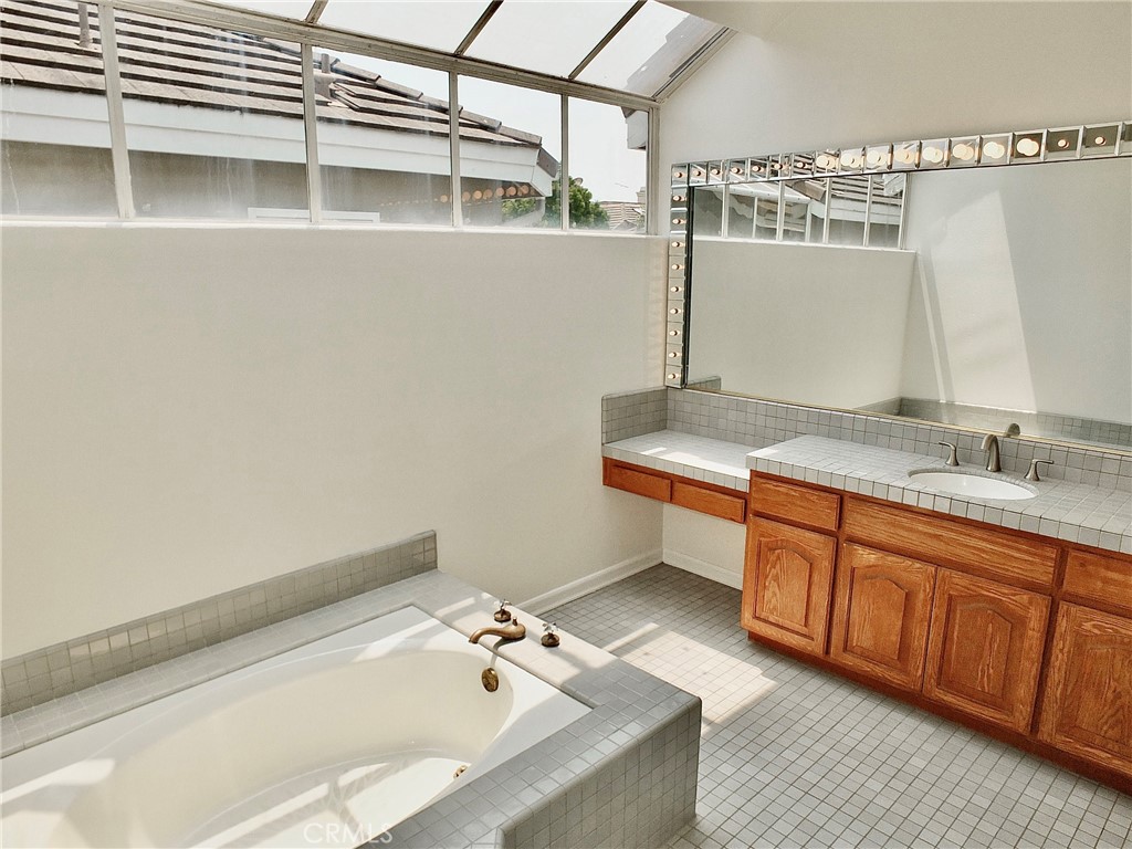 Bay Harbour (BYH) - Residential Lease