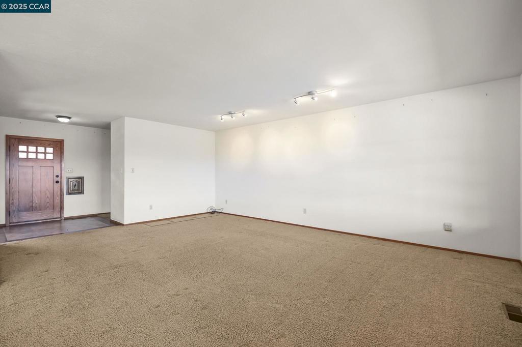 801 Laurel Ct