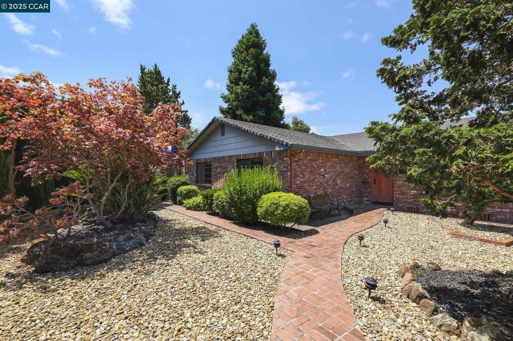 801 Laurel Ct