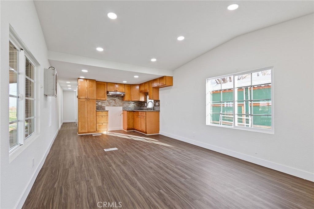 45446 7th Street 42