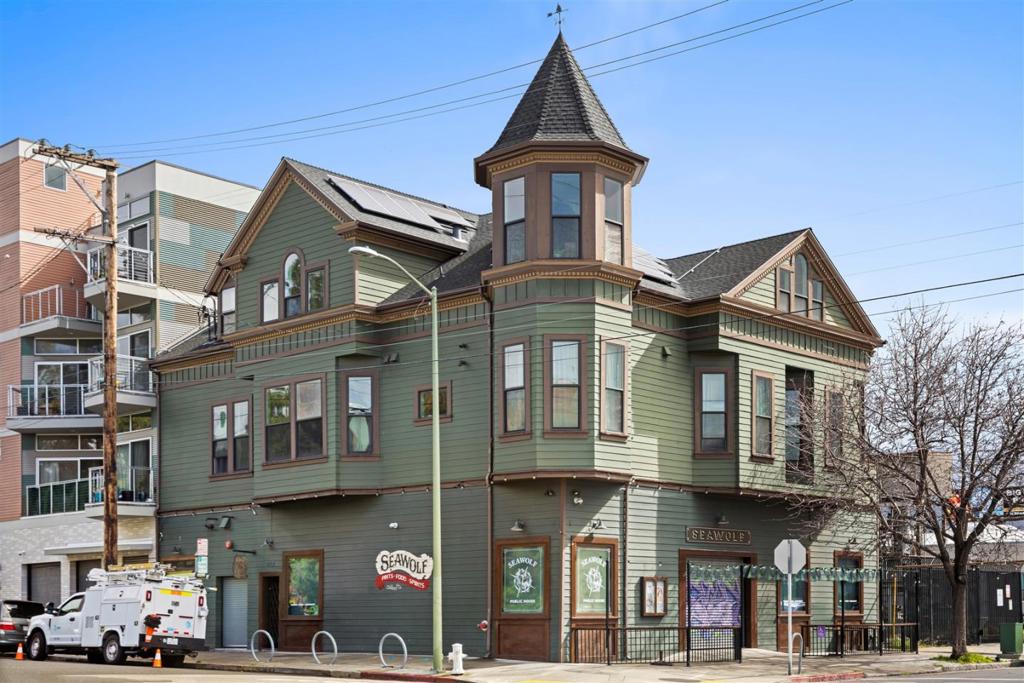 Discover a unique investment opportunity in a vibrant Oakland neighborhood. This fully renovated, 4-unit mixed-use building is ideally positioned to attract strong demand from renters and commercial tenants alike. The property's prime location puts it within close proximity to major transportation hubs, including the 12th Street/Oakland City Center BART station and major freeways like I-880 and I-980. This connectivity makes it an easy commute to major Bay Area employers, attracting a wide pool of potential tenants. This building is also just a short walk from some of Oaklands most exciting attractions. Residents and commercial tenants will enjoy easy access to the areas rich culinary scene, a diverse array of shopping, and lively entertainment venues, including the Fox Theater and Paramount Theatre. The property is also near Jack London Square, offering scenic waterfront dining and retail options.