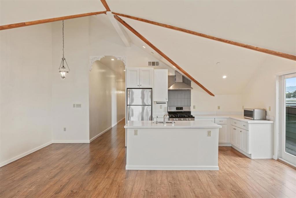 350 4th Street
