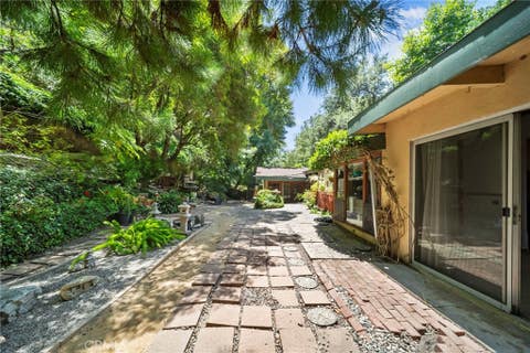 Tiny photo for 2900 Mandeville Canyon RD, Los Angeles, CA 90049 (MLS # SR26113664)