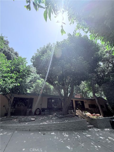 Photo of 2900 Mandeville Canyon RD, Los Angeles, CA 90049 (MLS # SR26113664)