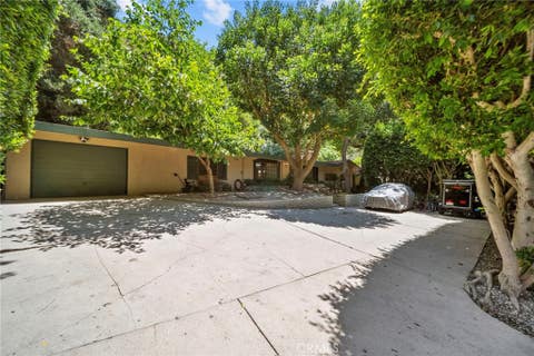 Tiny photo for 2900 Mandeville Canyon RD, Los Angeles, CA 90049 (MLS # SR26113664)