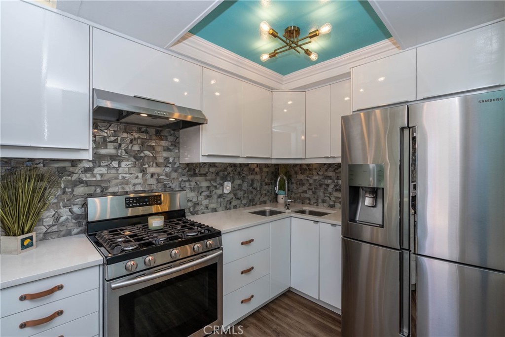 17072 pacific coast (#100) 202