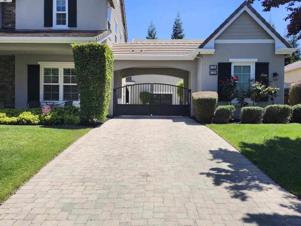 728 Vineyard Ter