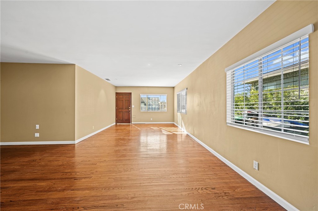 247 W Arlight Street