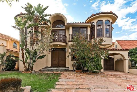 Photo of 133 S Swall Drive, Beverly Hills, CA 90211 (MLS # 25622101)