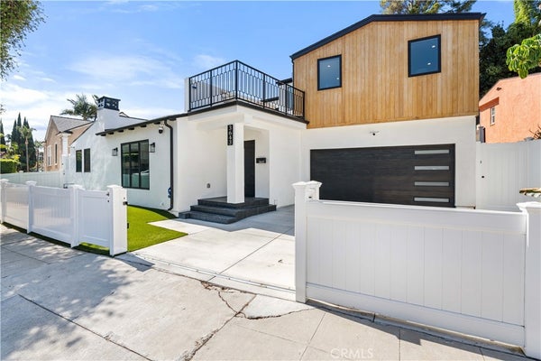 3643 OLYMPIAD DR, VIEW PARK, CA 90043 - Image e80fd37cb42b45cb69632ed3d4ae7e8d/689381358