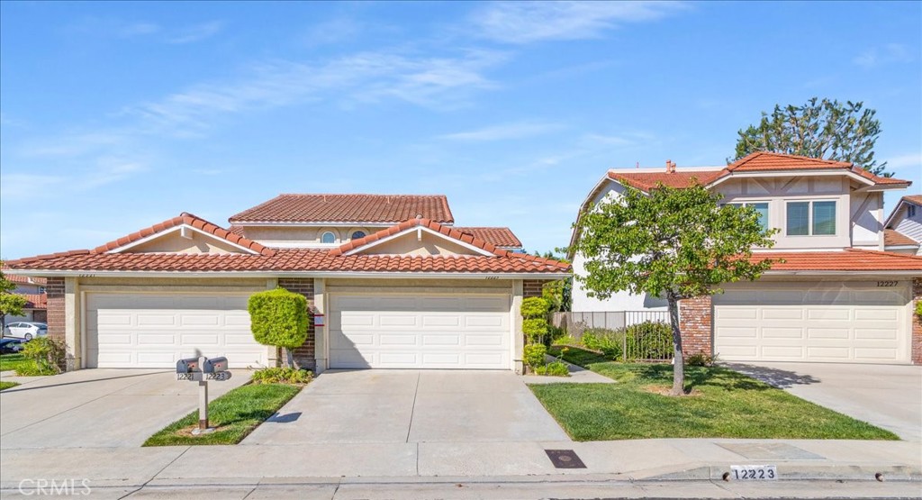 12223 Shady Hollow