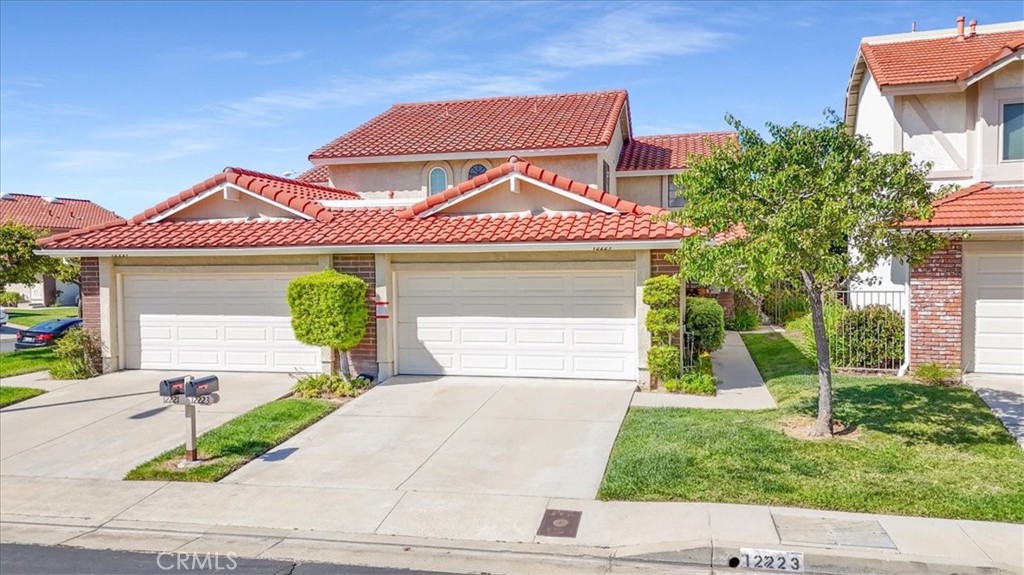 12223 Shady Hollow