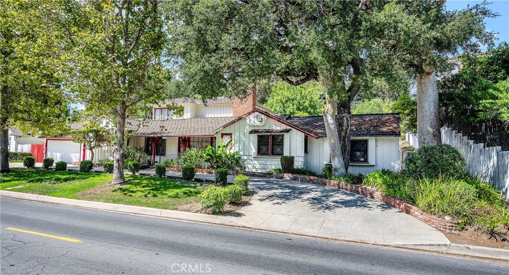 4317 Petit Avenue