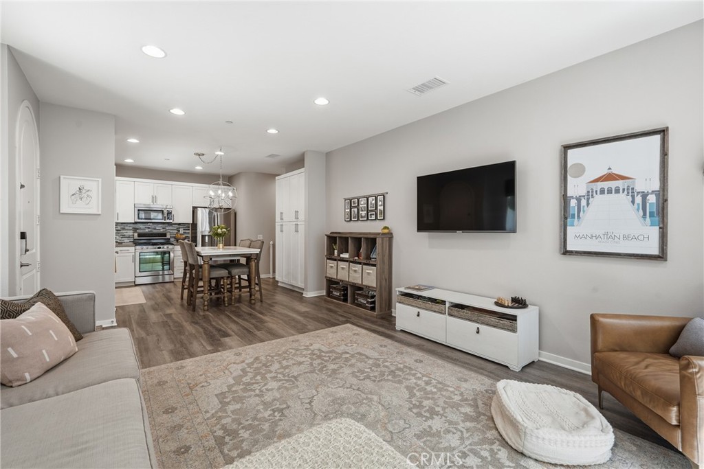 5573 Palm Drive