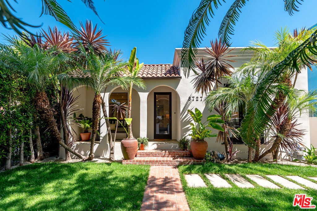Photo of 8727 Bonner Drive, Los Angeles, CA 90048 (MLS # 26856171)