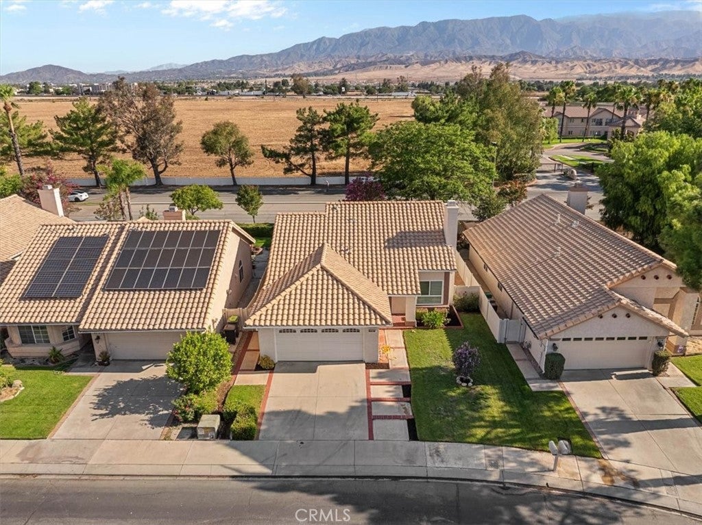 5747 Oakmont