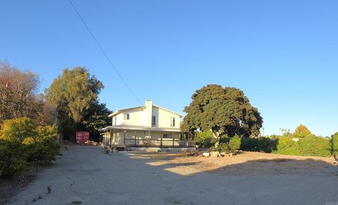 Photo of 724 Pomelo Drive, Vista, CA 92081 (MLS # NDP2510249) Photo of 724 Pomelo Drive, Vista, CA 92081 (MLS # NDP2510249)