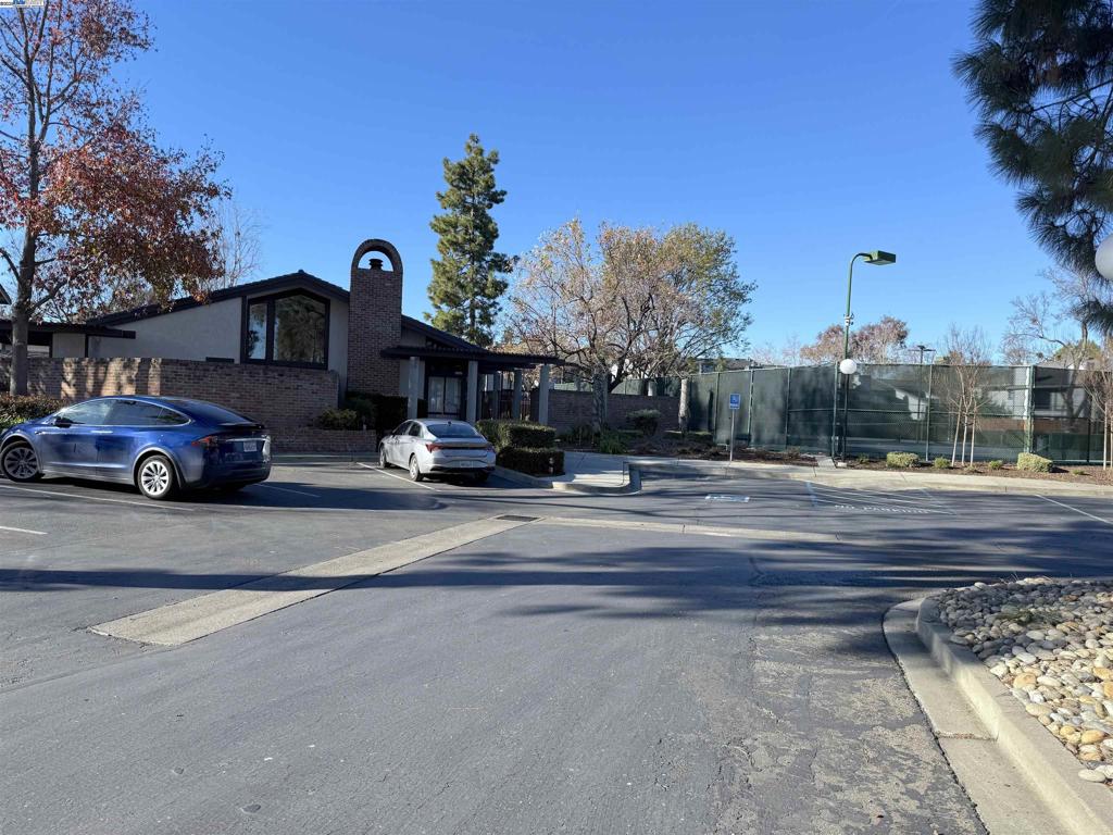 JOAQUINMUA - Residential Lease