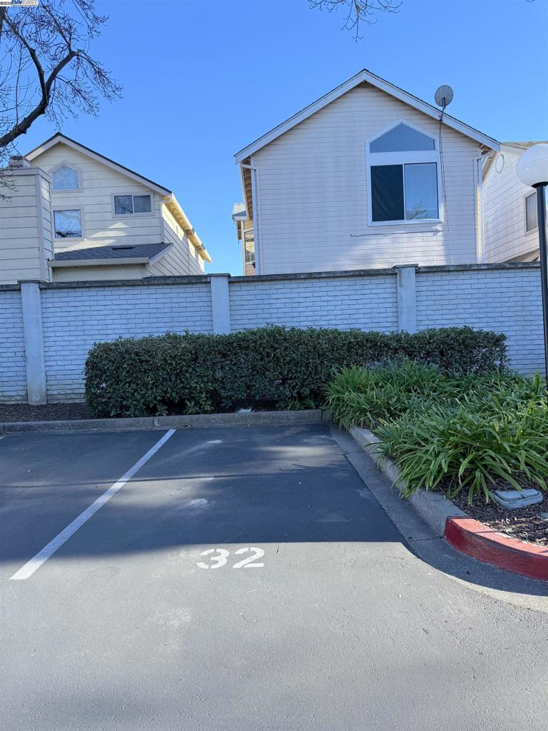 JOAQUINMUA - Residential Lease