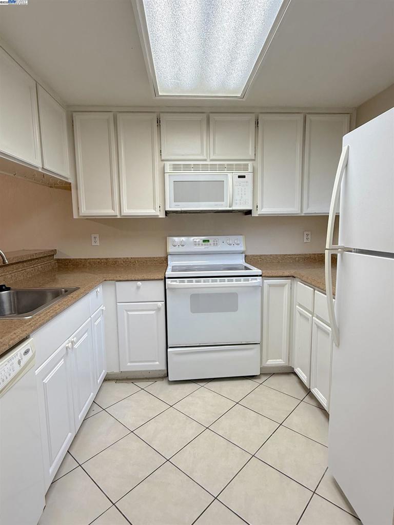 JOAQUINMUA - Residential Lease