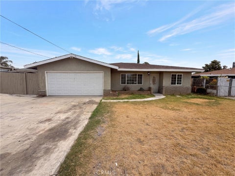Photo of 392 Cypress AVE, Colton, CA 92324 (MLS # IV26199292)