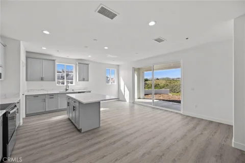 MLS: OC26194640