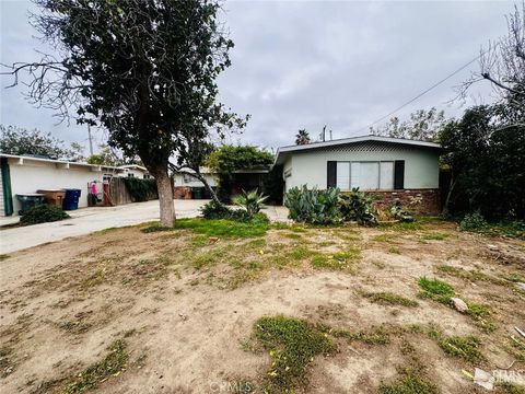 Photo of 9 Dunlap St, Bakersfield, CA 93309 (MLS # SR25265313)