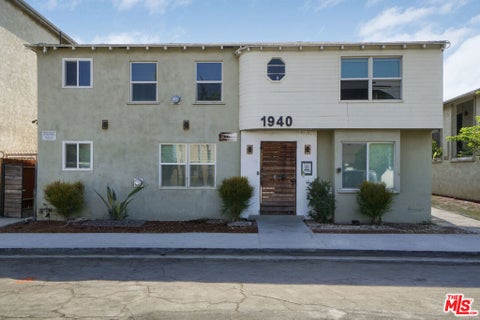 Photo of 1940 Chestnut Avenue, Long Beach, CA 90806 (MLS # 26901565)