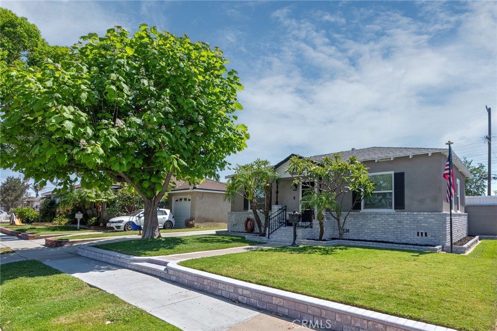 6132 Dunrobin