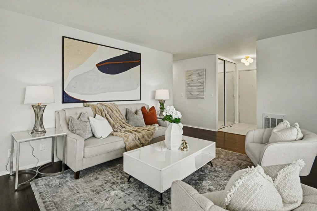 1041 Shell Boulevard 11