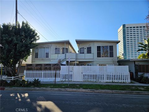 Photo of 3712 1/2 W HEFFRON Dr, Burbank, CA 91505 (MLS # OC26024405)