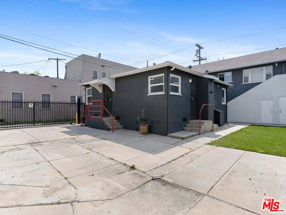 727 Olive Avenue
