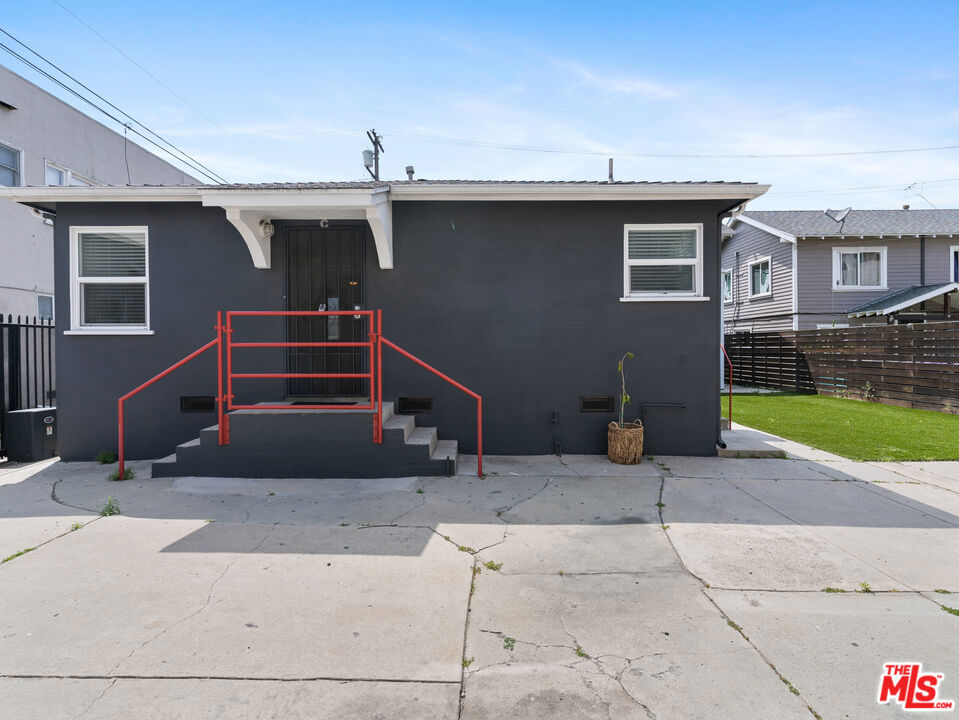 727 Olive Avenue