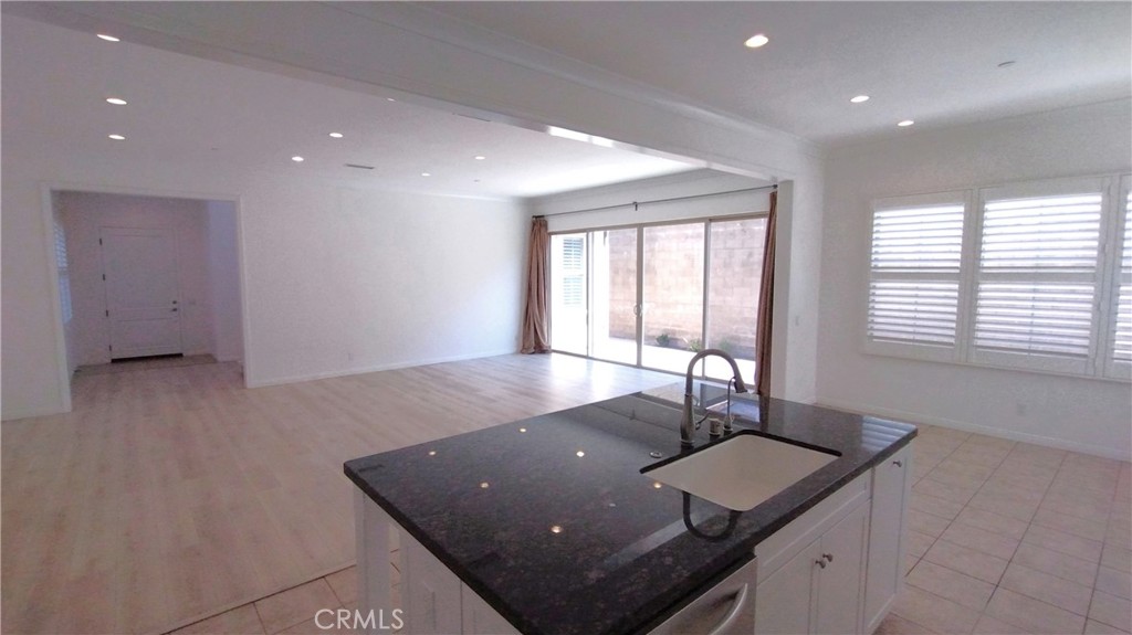 73 Gardenhouse Way